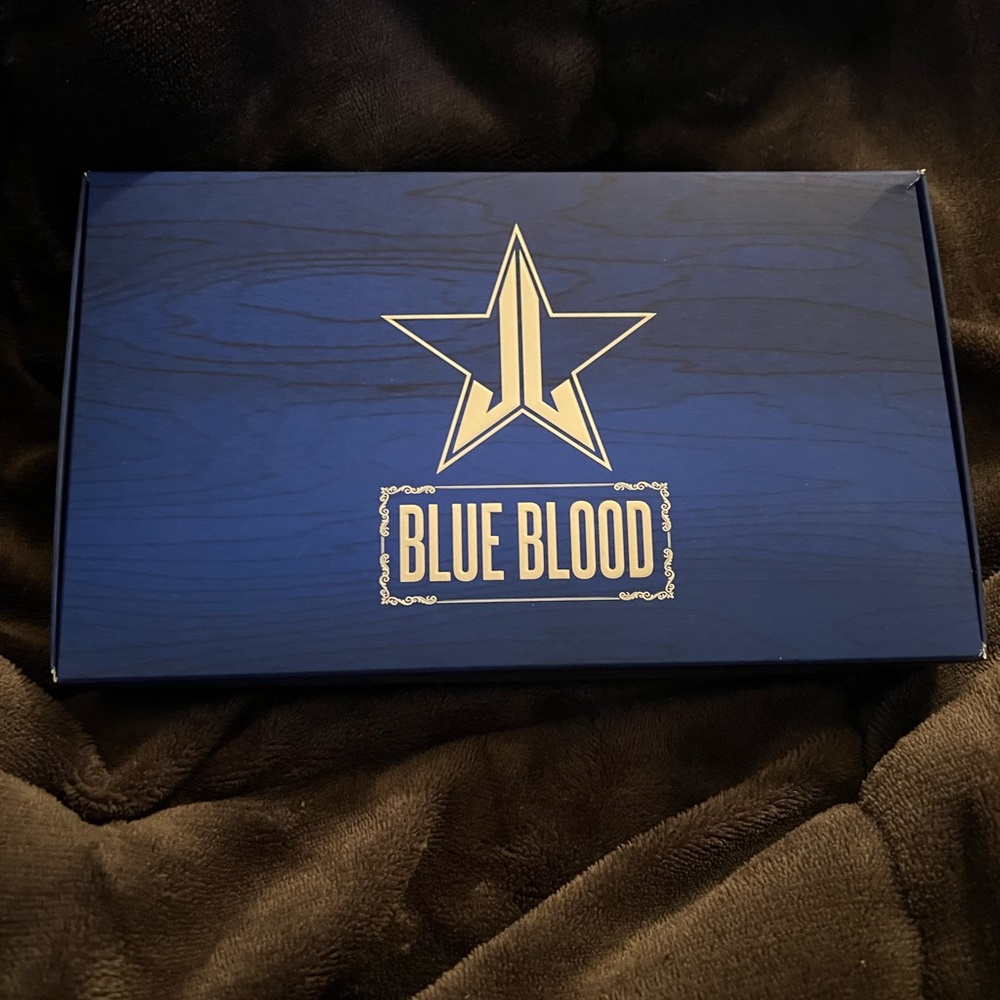 Jeffree Star Blue blood palette